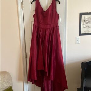 Elegant Burgundy Sleeveless Dress